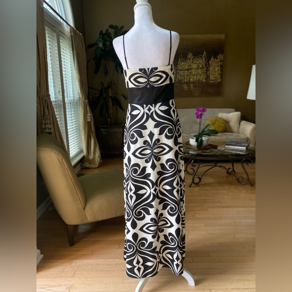 White House Black Market Evening Gown - Picture 3 of 11